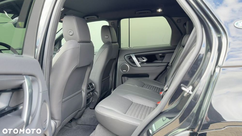 Land Rover Discovery Sport - 8