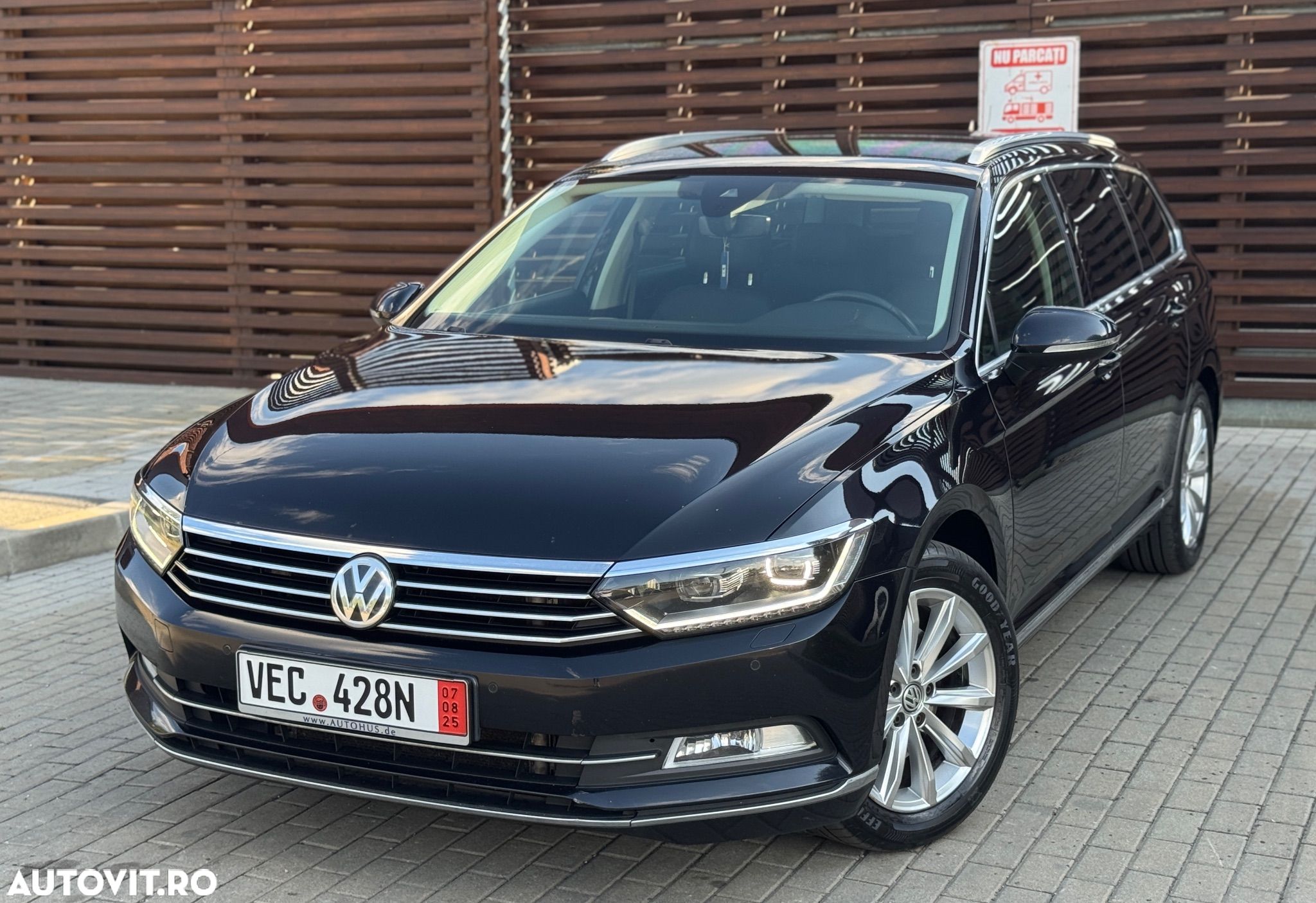 Volkswagen Passat Variant 2.0 TDI SCR DSG (BlueM. Tech) Highline - 1