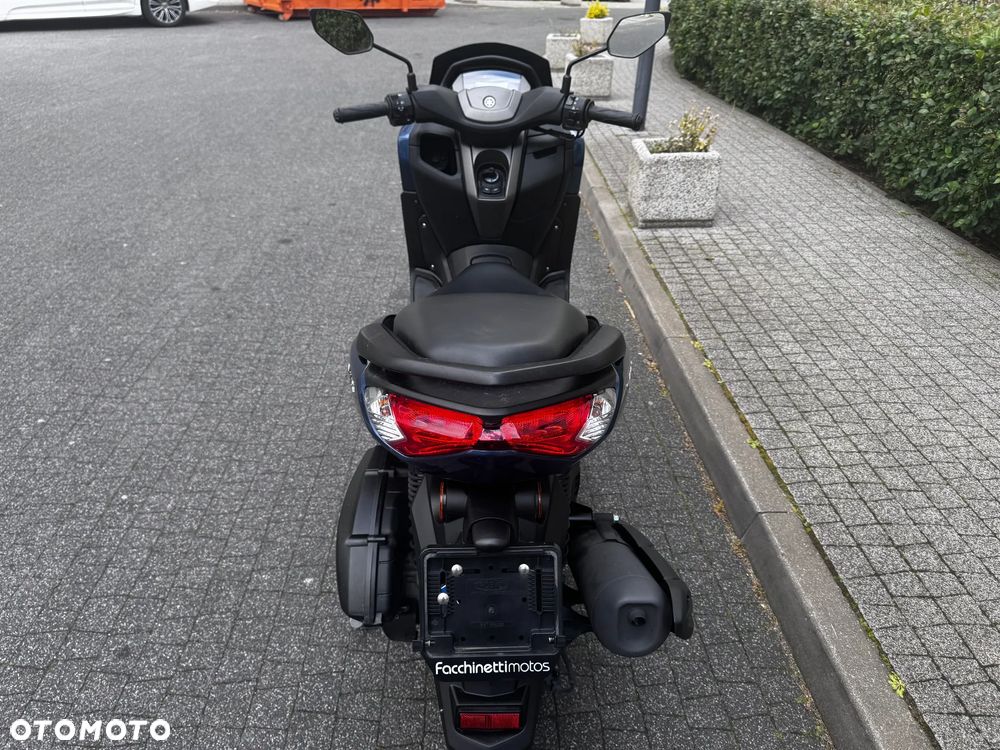 Yamaha NMAX - 8