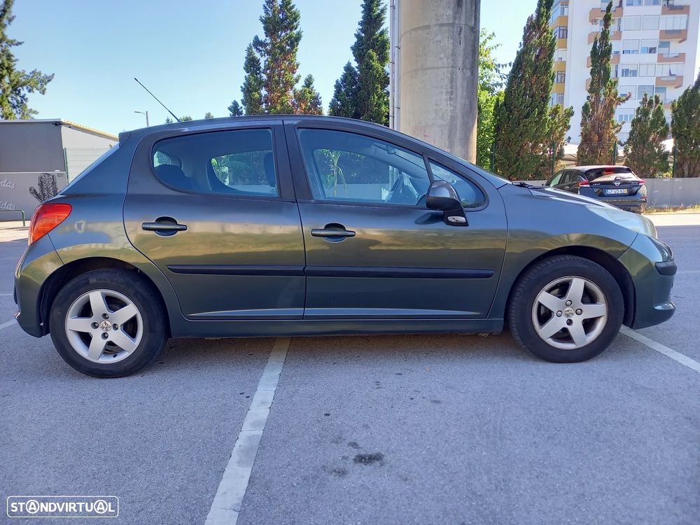Peugeot 207 - 11