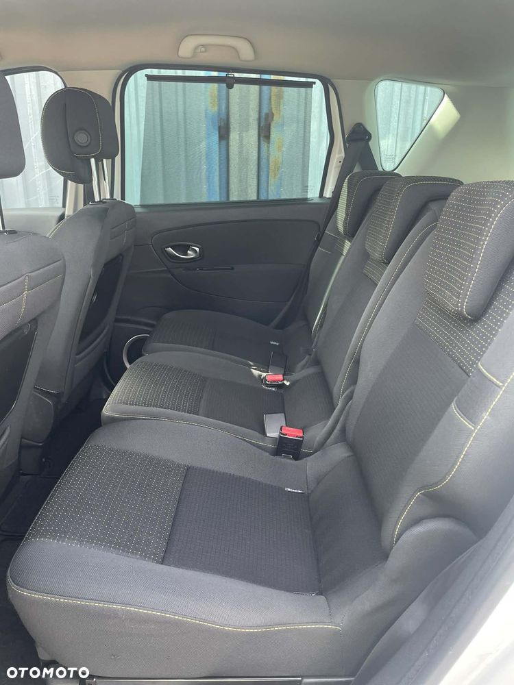 Renault Scenic 1.6 16V Infinity - 25