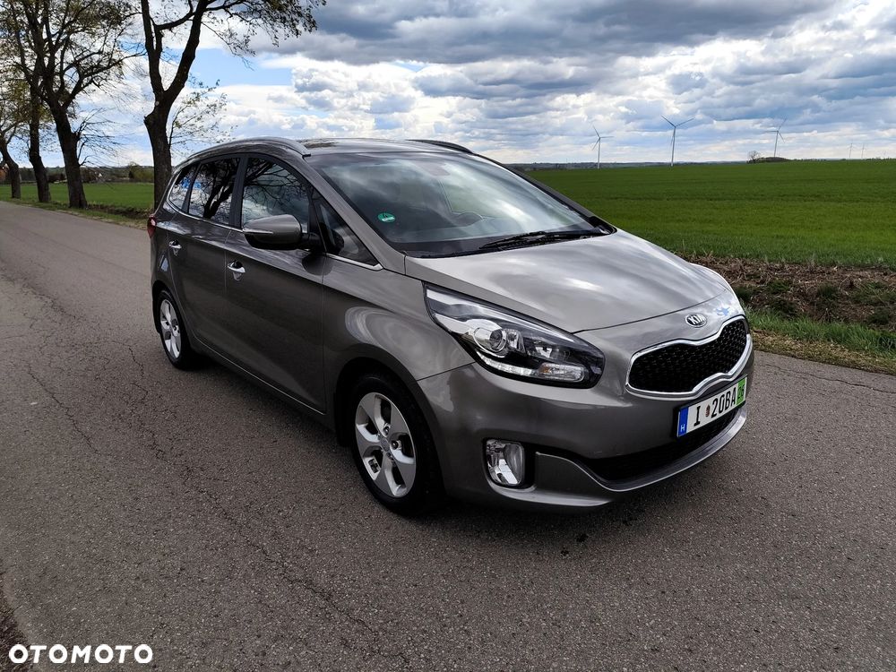 Kia Carens 1.7 CRDi 141 Dream Team Edition - 6