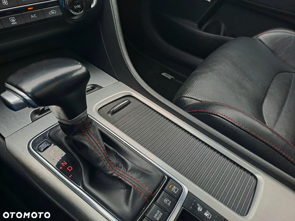 Kia Optima 1.7 CRDI GT Line DCT - 24