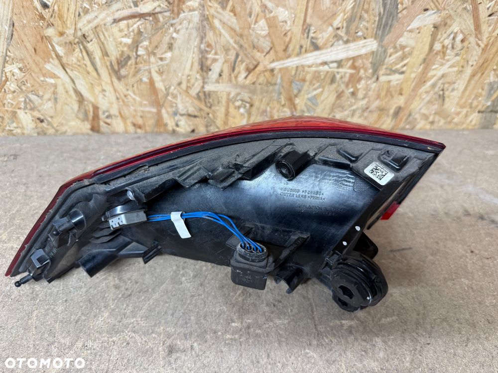 LAMPA PRAWA TYLNA PRAWY TYŁ VW GOLF 8 VIII 5H 5H0945096B - 5