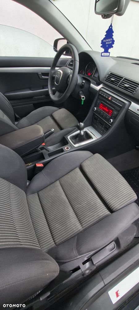 Audi A4 Avant 2.0 T FSI quattro - 14