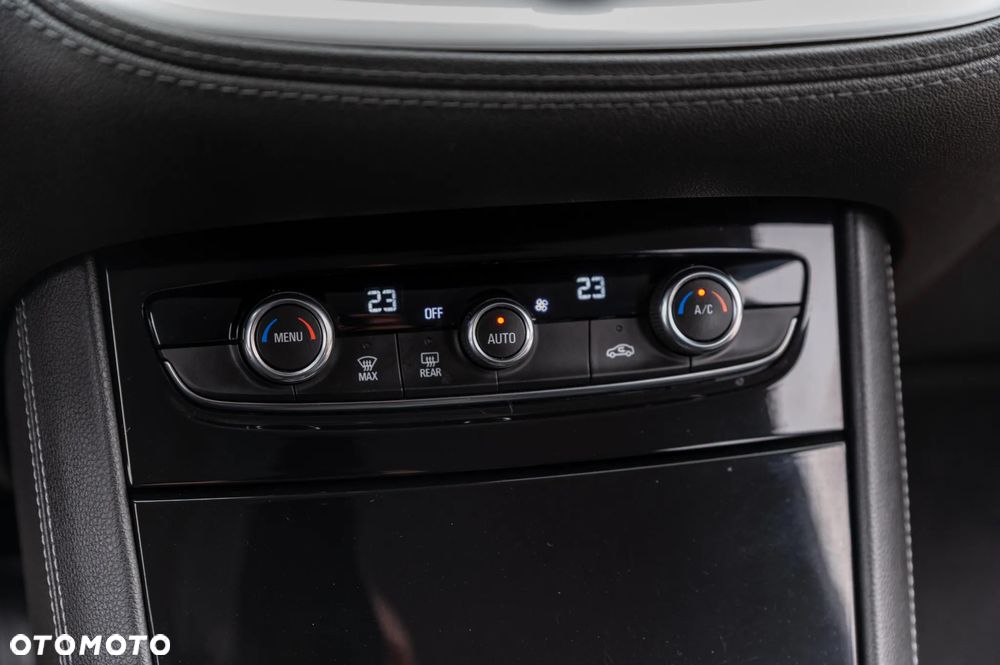 Opel Grandland X 1.2 Start/Stop Business Elegance - 38