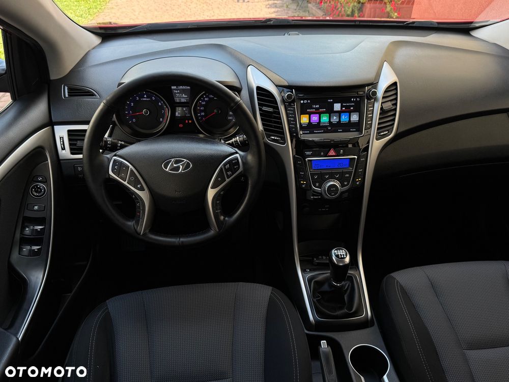 Hyundai i30 1.6 Premium - 12