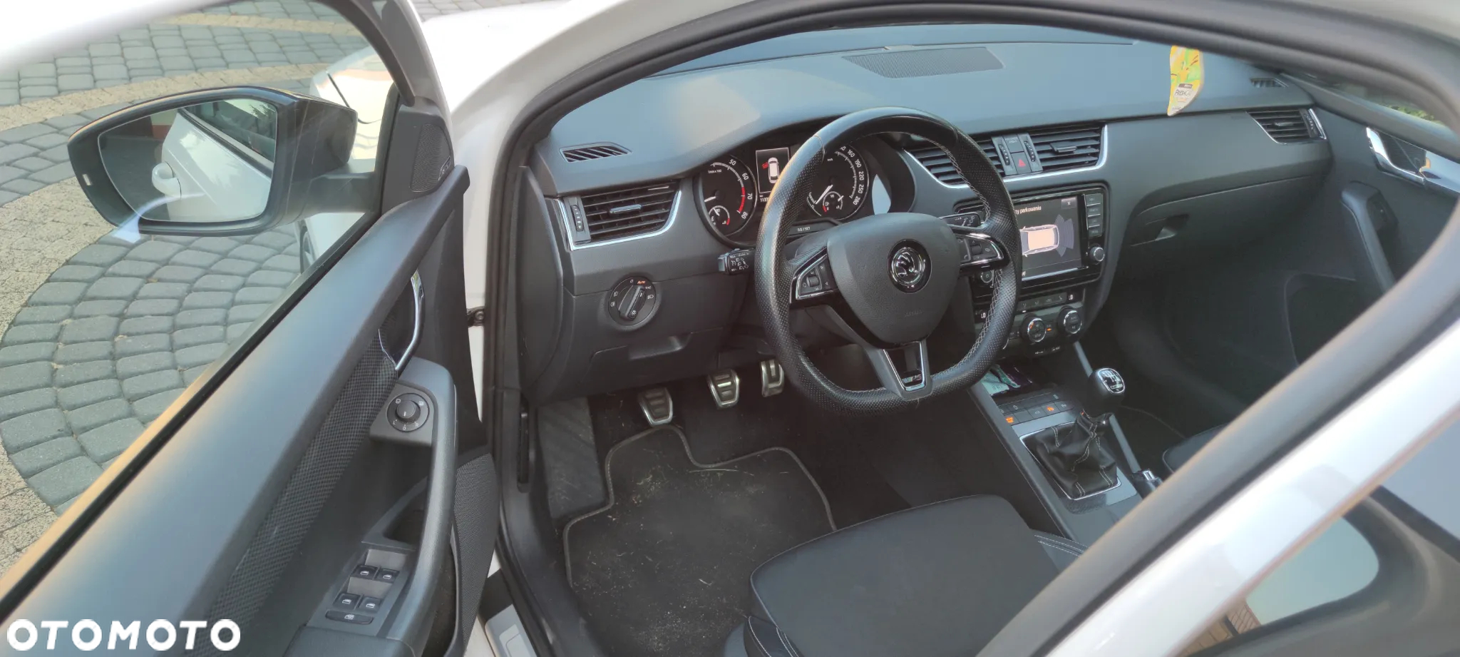 Skoda Octavia Combi 2.0 TSI (Green tec) RS - 22