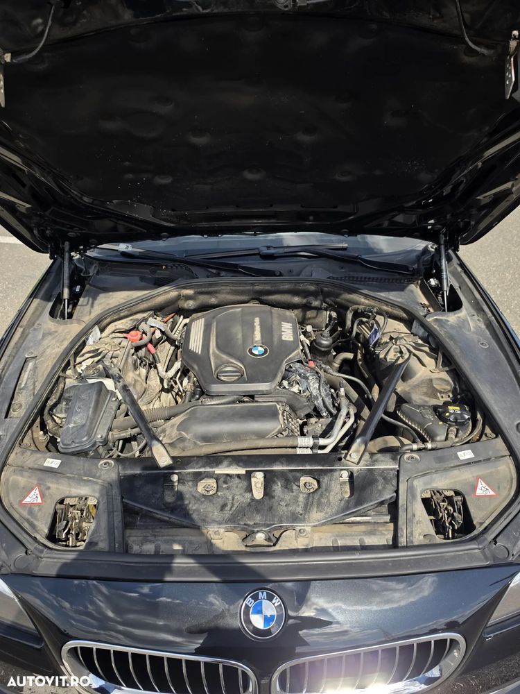 BMW Seria 5 520d xDrive AT - 15