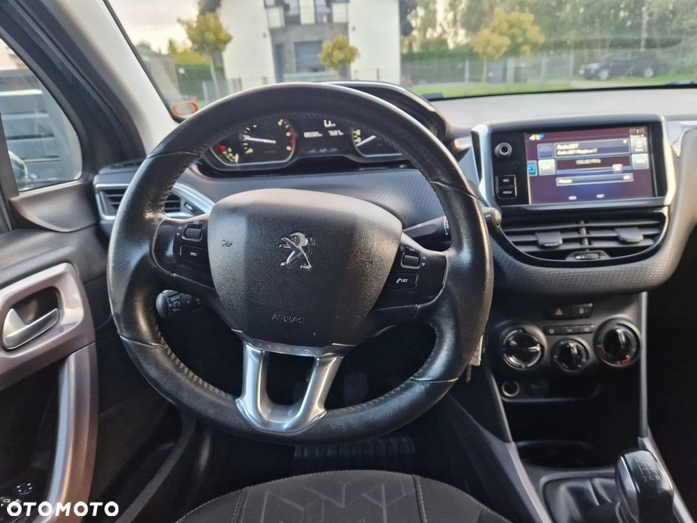 Peugeot 2008 1.6 BlueHDi Style - 11