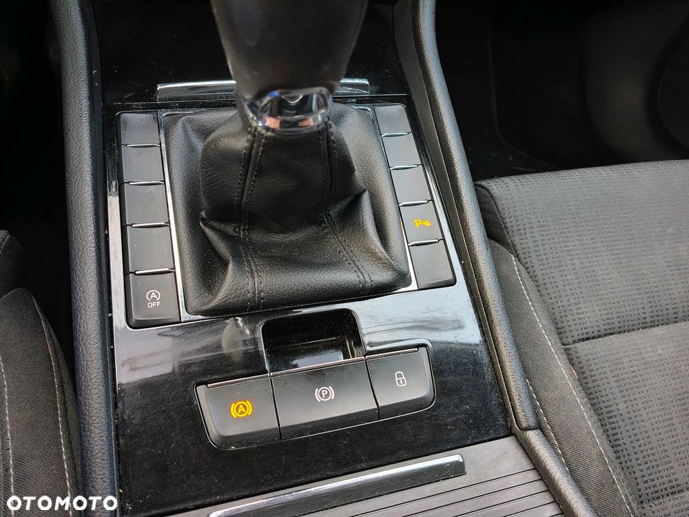 Skoda Superb 1.6 TDI Ambition - 15