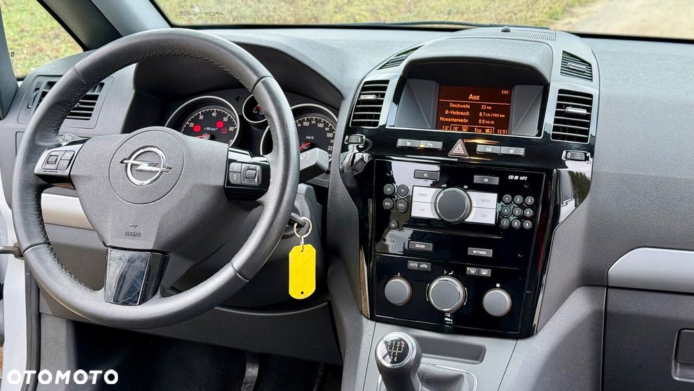 Opel Zafira - 23
