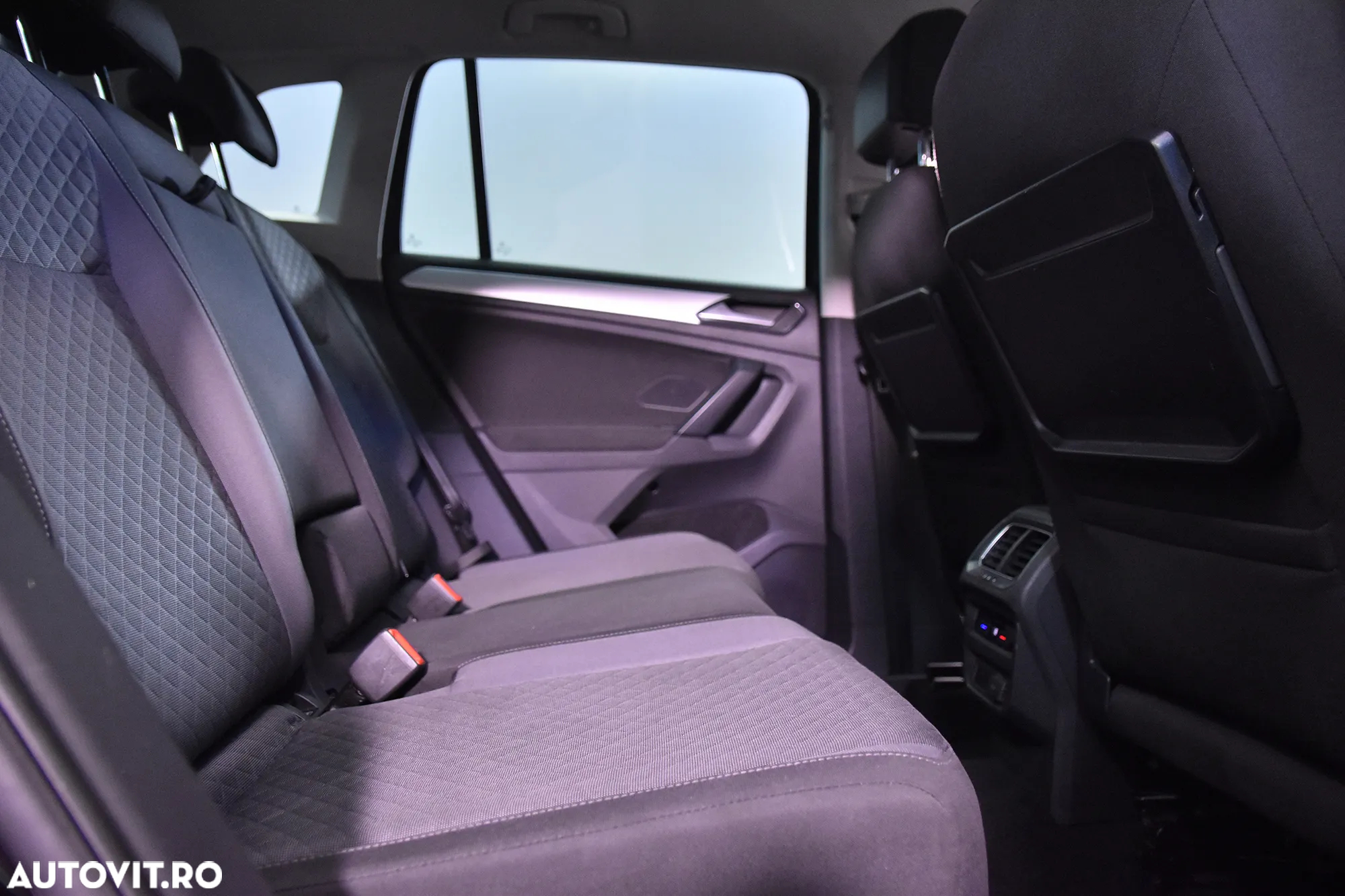 Volkswagen Tiguan - 12