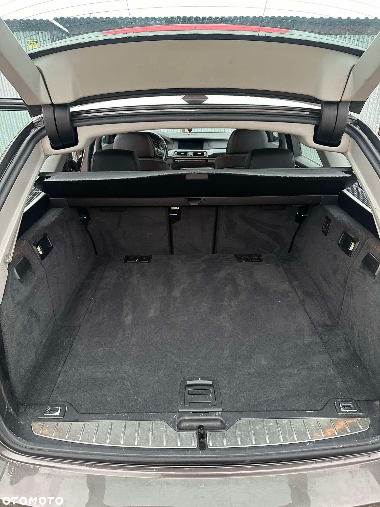BMW Seria 5 523i Touring - 17