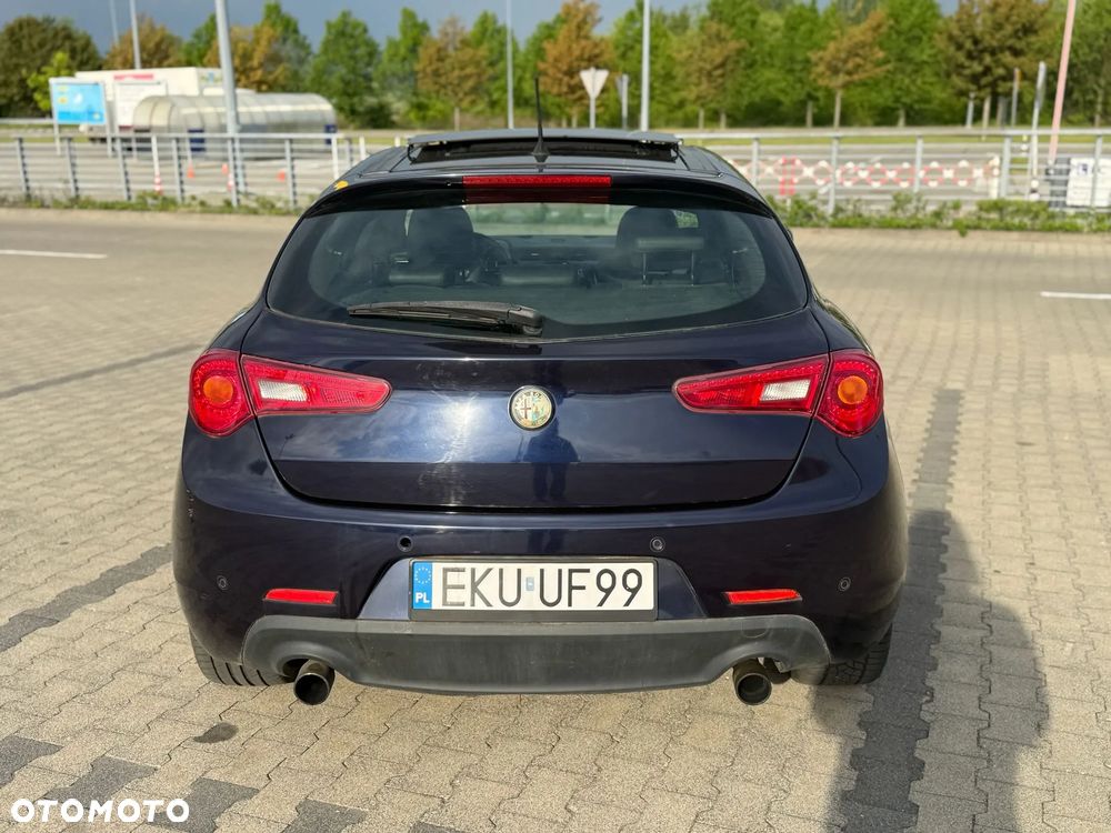 Alfa Romeo Giulietta 2.0 JTDM Distinctive - 6