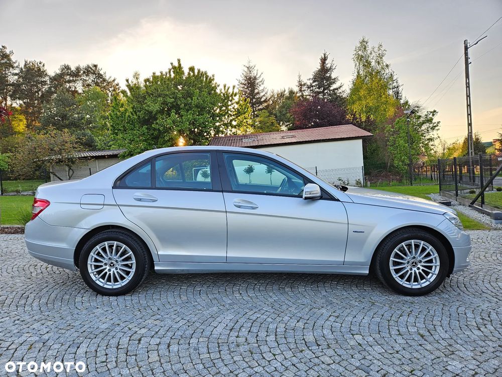 Mercedes-Benz Klasa C 200 CGI BlueEFFICIENCY Elegance - 4