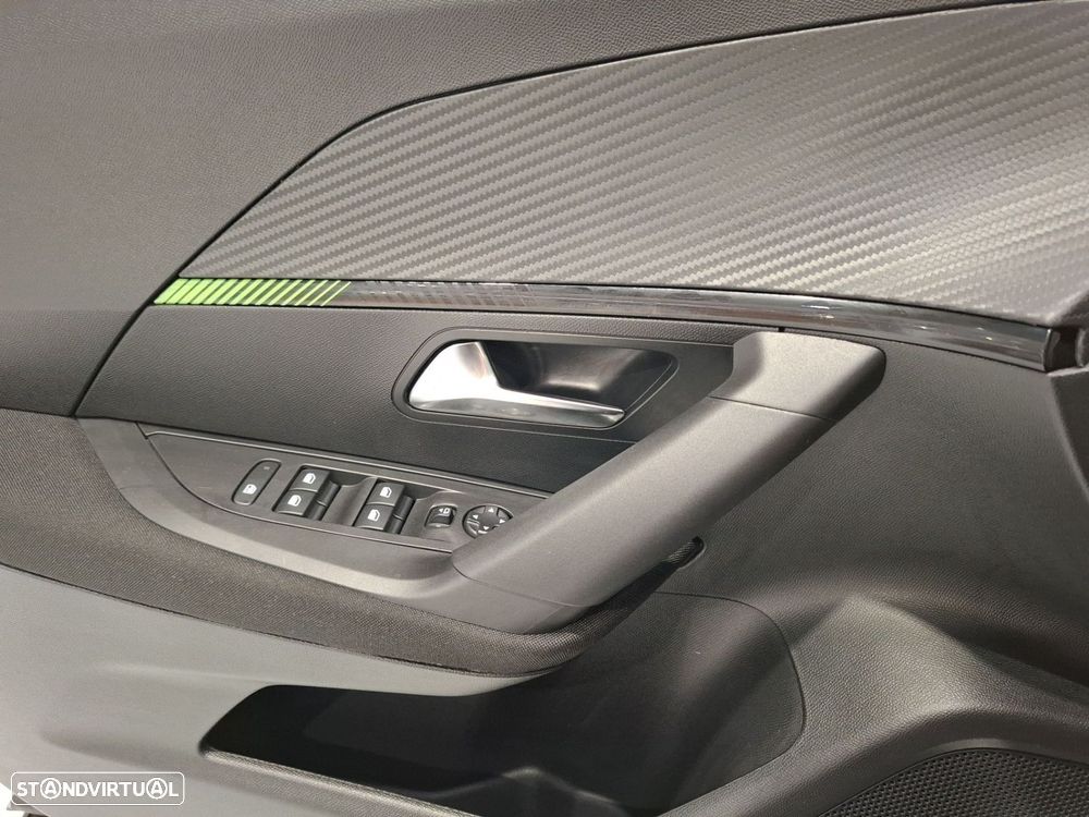 Peugeot 2008 1.2 PureTech Active - 21