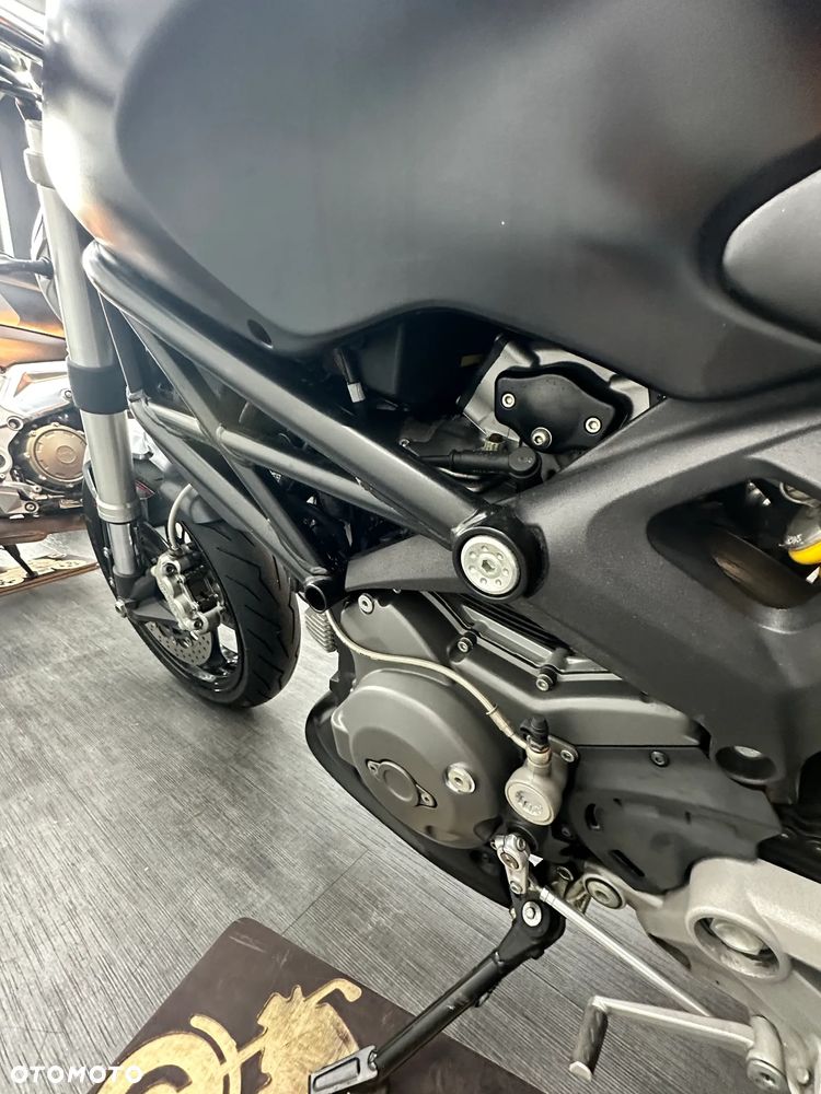 Ducati Monster - 14