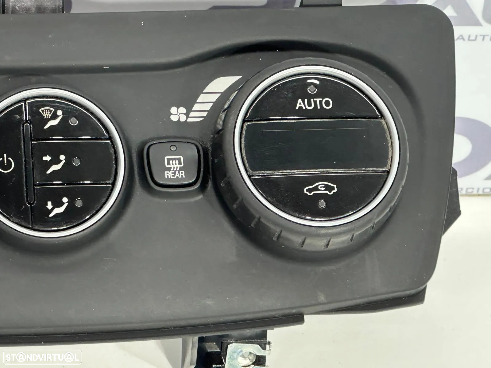 Climatronic / Comandos Ar Condicionado - Fiat Tipo (2016) - 3
