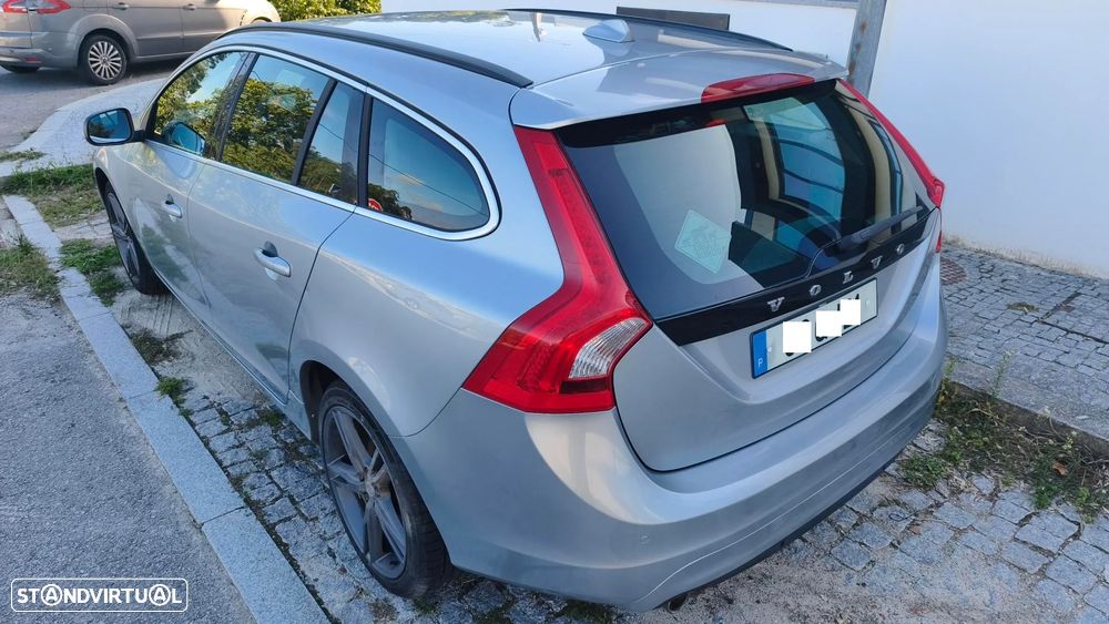 Volvo V60 2.0 D2 Momentum Drive - 3