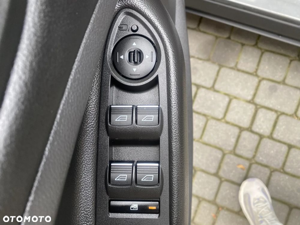 Ford Kuga 1.5 EcoBoost 2x4 Titanium - 16