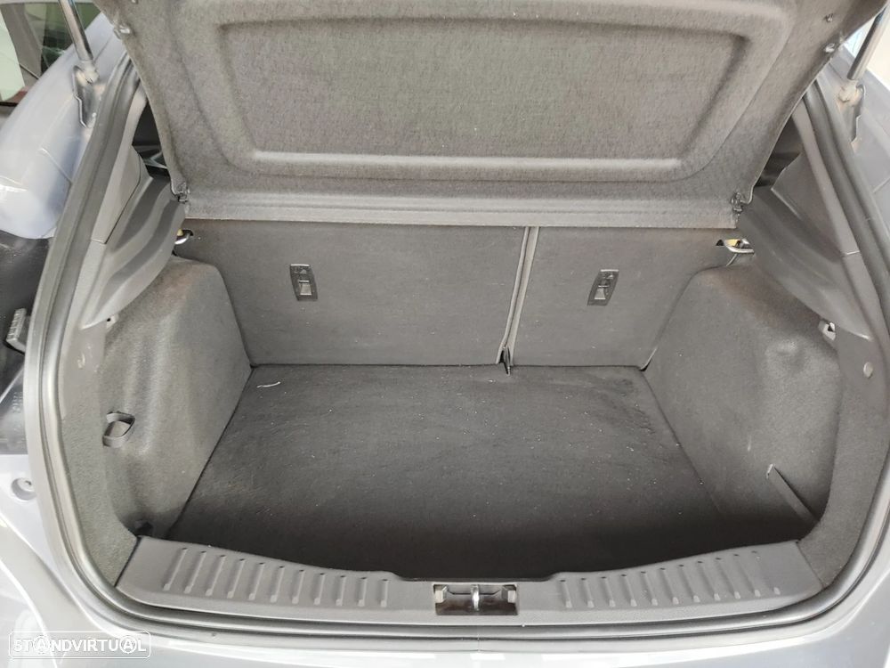 Ford Focus 2.0 EcoBoost ST c/ Pack Pele Desportiva - 17