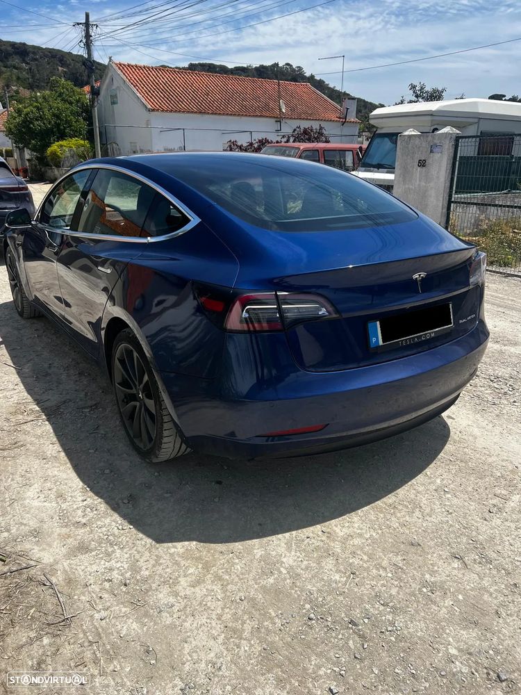 Tesla Model 3 - 3