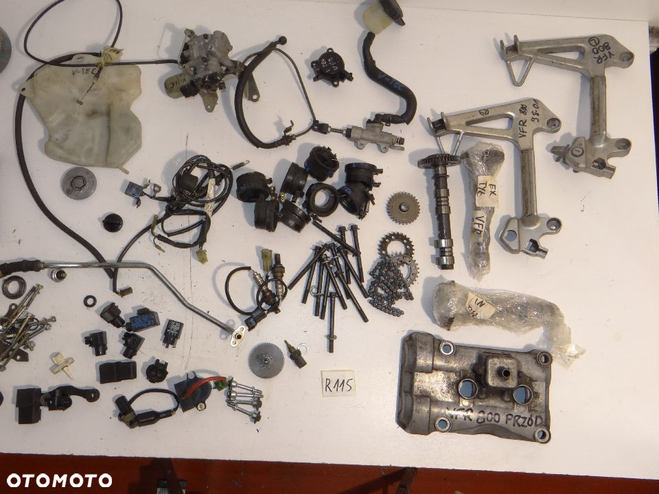 VFR 800 VTEC przekaźnii czujnik cewkofajka wałek rozrządu pokrywa krociec koło magnesowe R115 - 3
