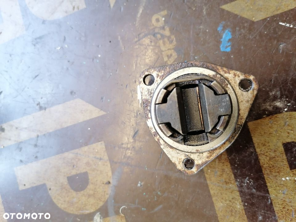 Mocowanie Napędu Napęd Łożysko Pompy Oleju Audi A8 D2 3.7 4.2 V8 - 6
