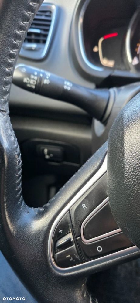 Renault Grand Scenic - 17