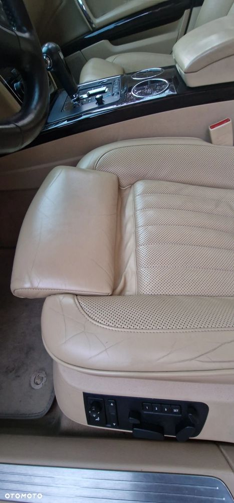 Volkswagen Phaeton 4.2 V8 4Mot (5 os.) - 12