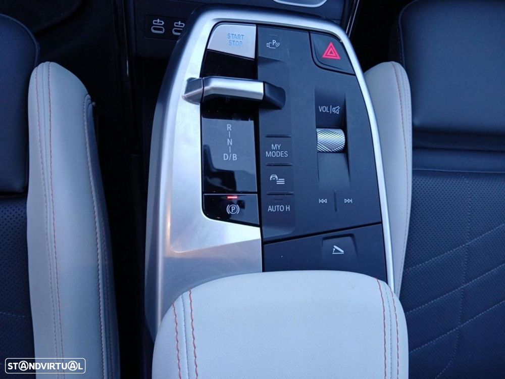 BMW ix2 eDrive20 Pack Desportivo M - 11