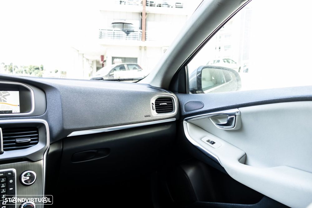Volvo V40 1.6 D2 Momentum - 18