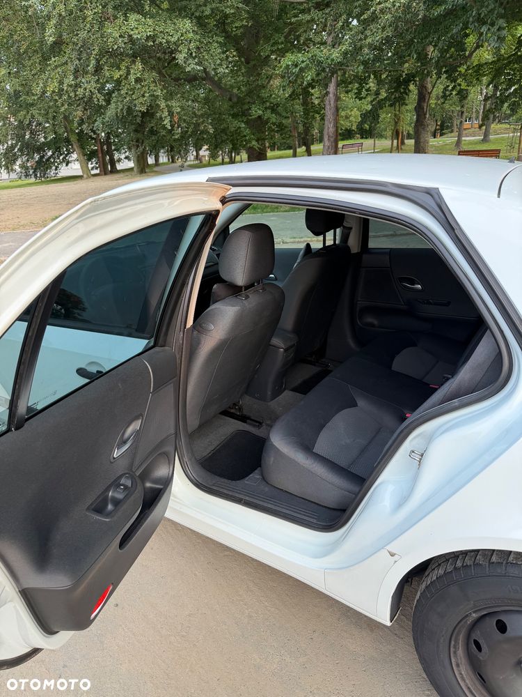 Renault Laguna 1.9 dCi Confort Authentique - 16