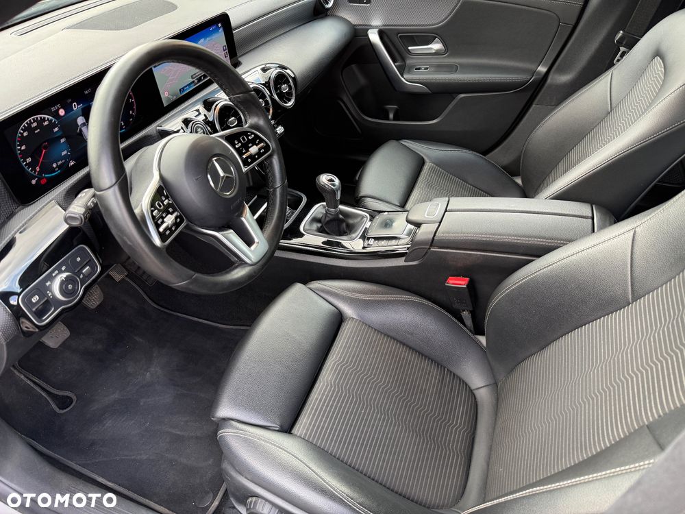 Mercedes-Benz CLA 180 - 11