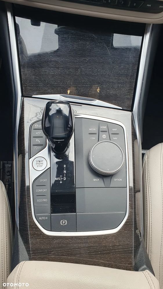 BMW Seria 3 330i xDrive Luxury Line sport - 30