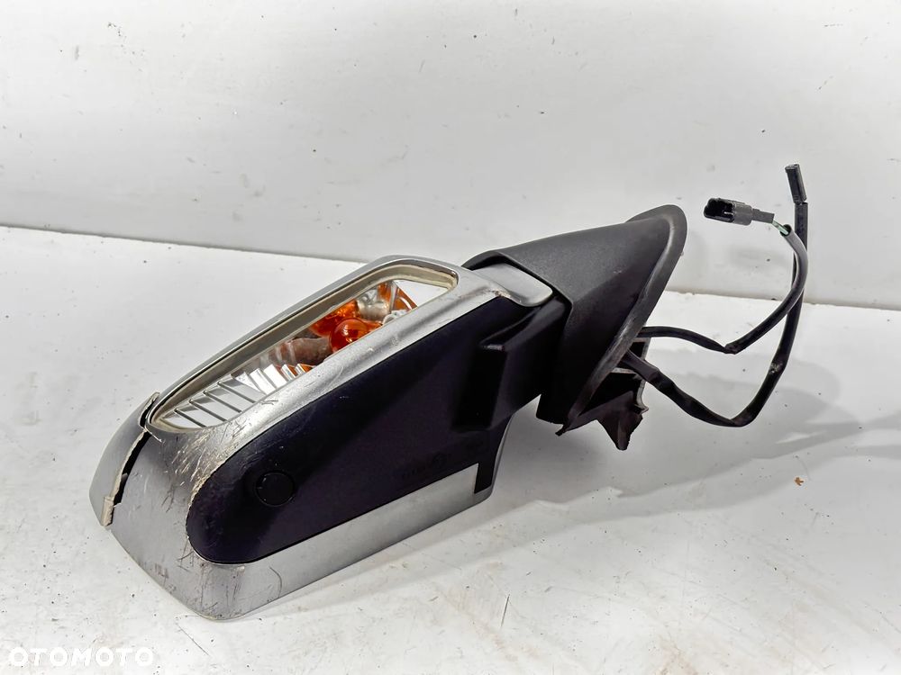 Lusterko P  Suzuki Burgman 650 - 8