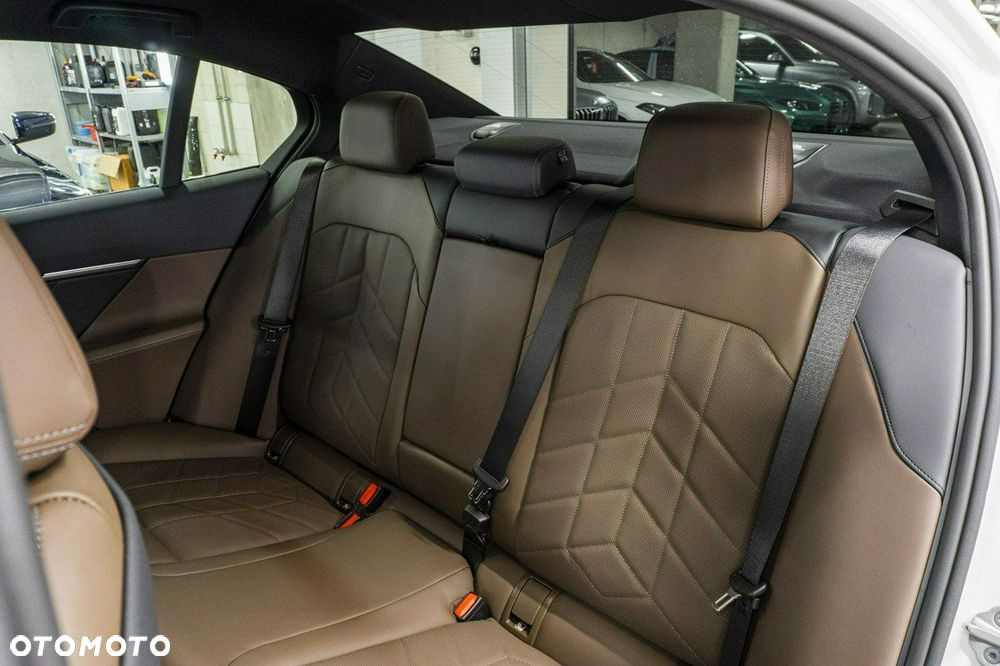 BMW Seria 5 - 22