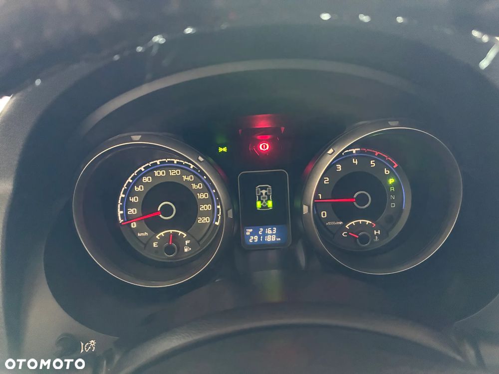 Mitsubishi Pajero - 10
