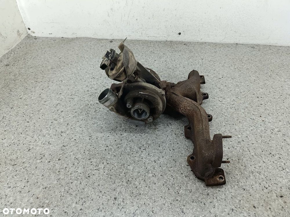 TURBINA Z KOLEKTOREM FORD FOCUS II 9654931780 GT1749V  GARRETT 2.0 TDCI - 8