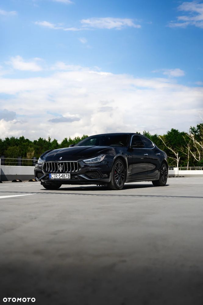 Maserati Ghibli S GranSport - 13
