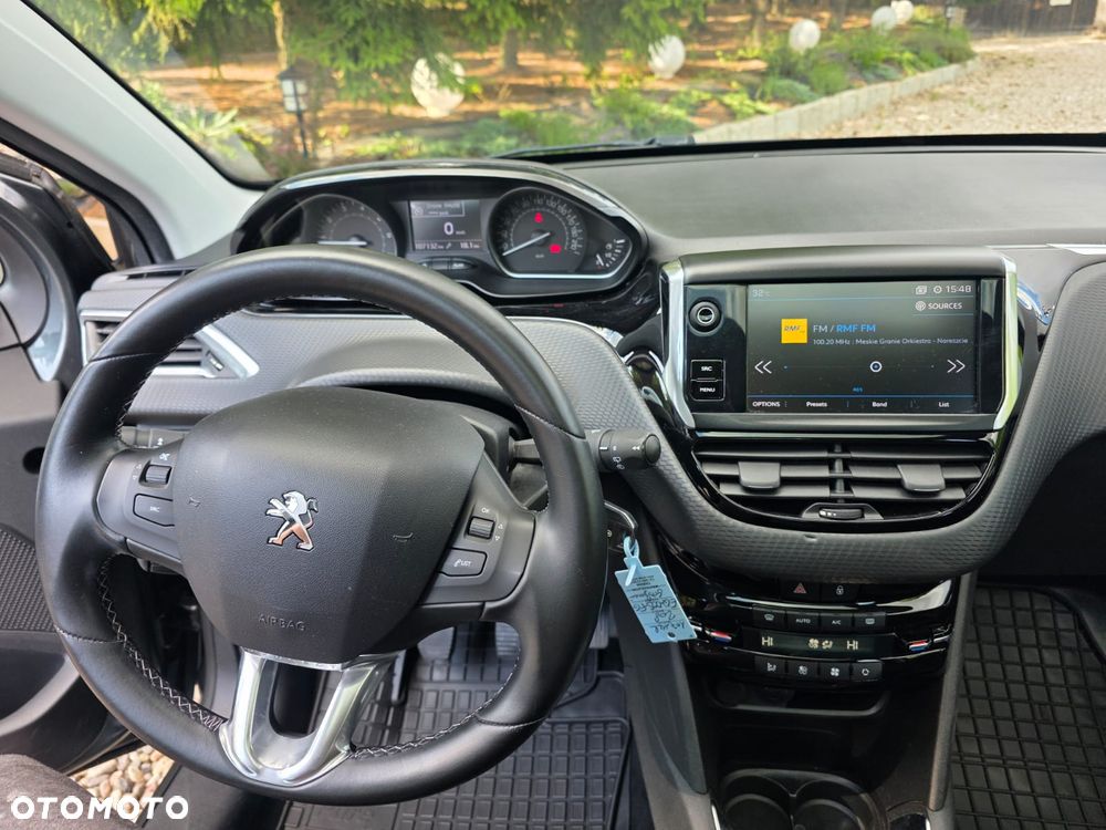 Peugeot 208 1.2 PureTech Allure - 12