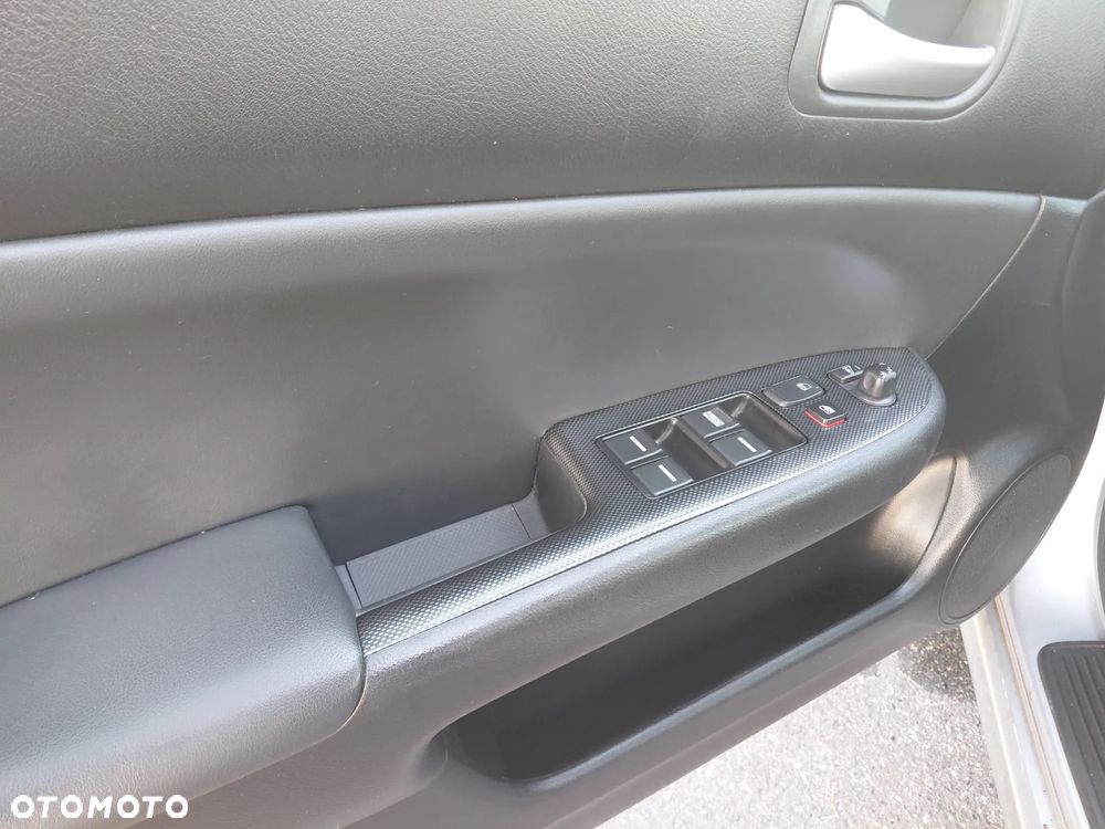 Honda Accord 2.0 i Executive - 22