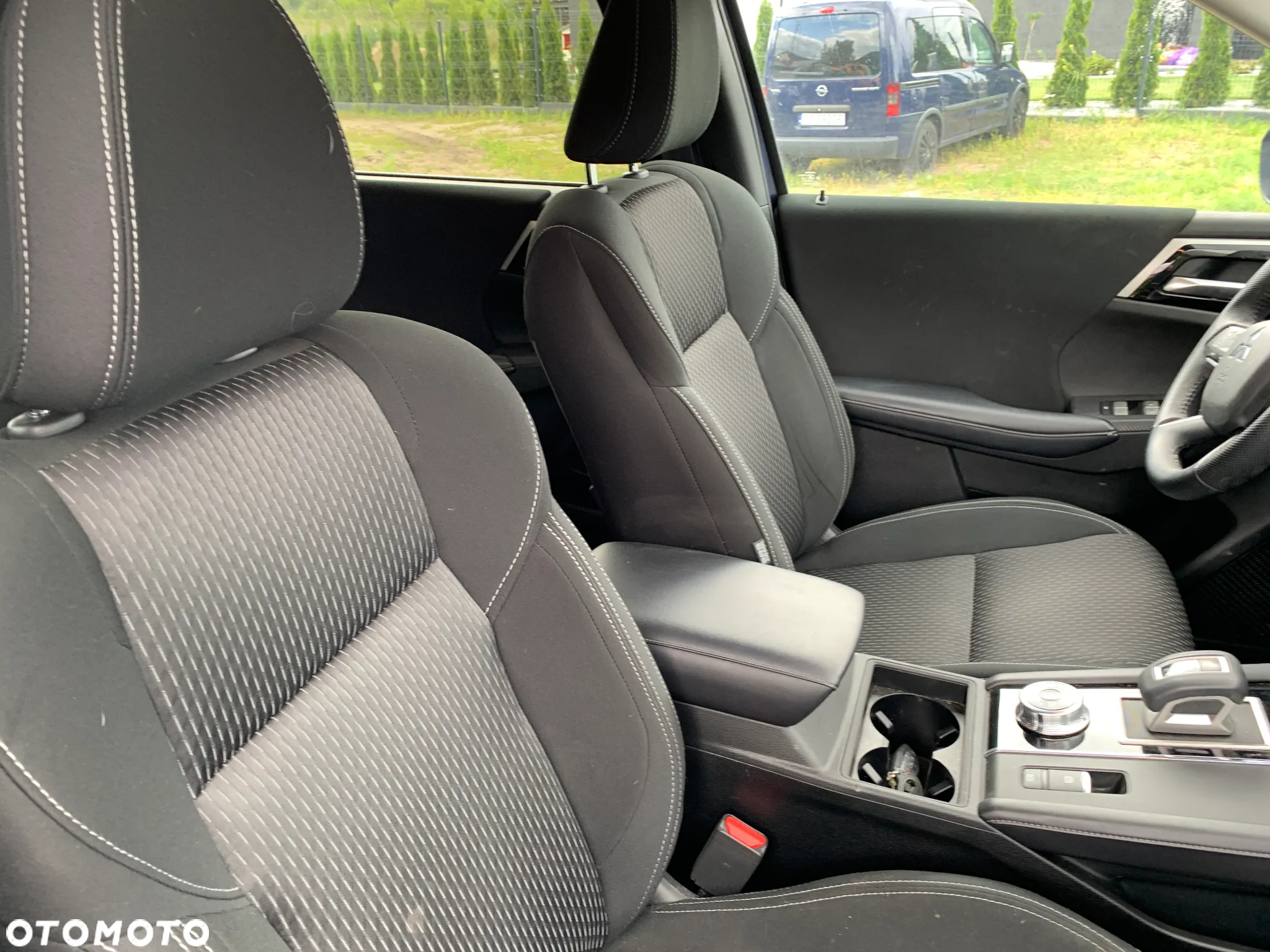Mitsubishi Outlander - 17