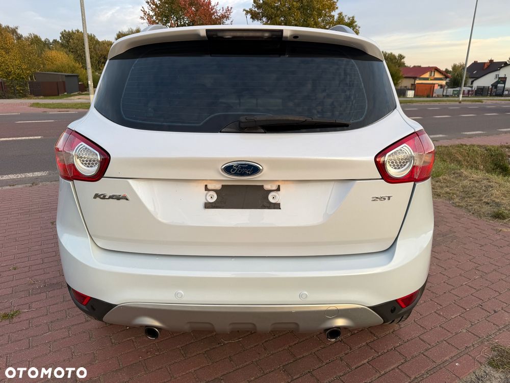 Ford Kuga 2.5 4x4 Titanium - 30
