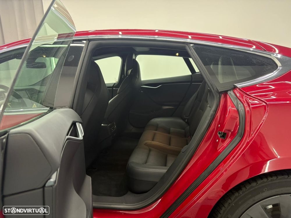 Tesla Model S ver-75 - 7