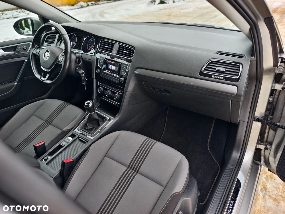 Volkswagen Golf 2.0 TDI BlueMotion Technology Allstar - 16