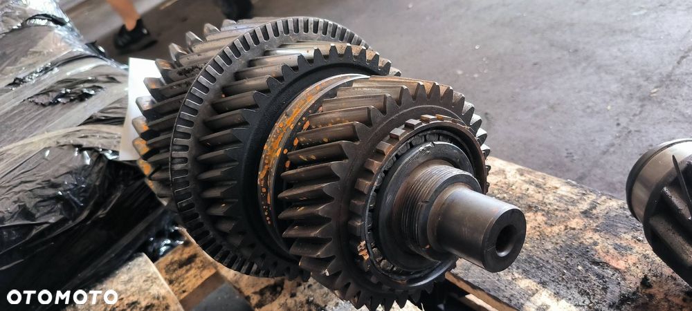 CHOINKA WAŁEK VOLVO FH II FH5 460 - 4