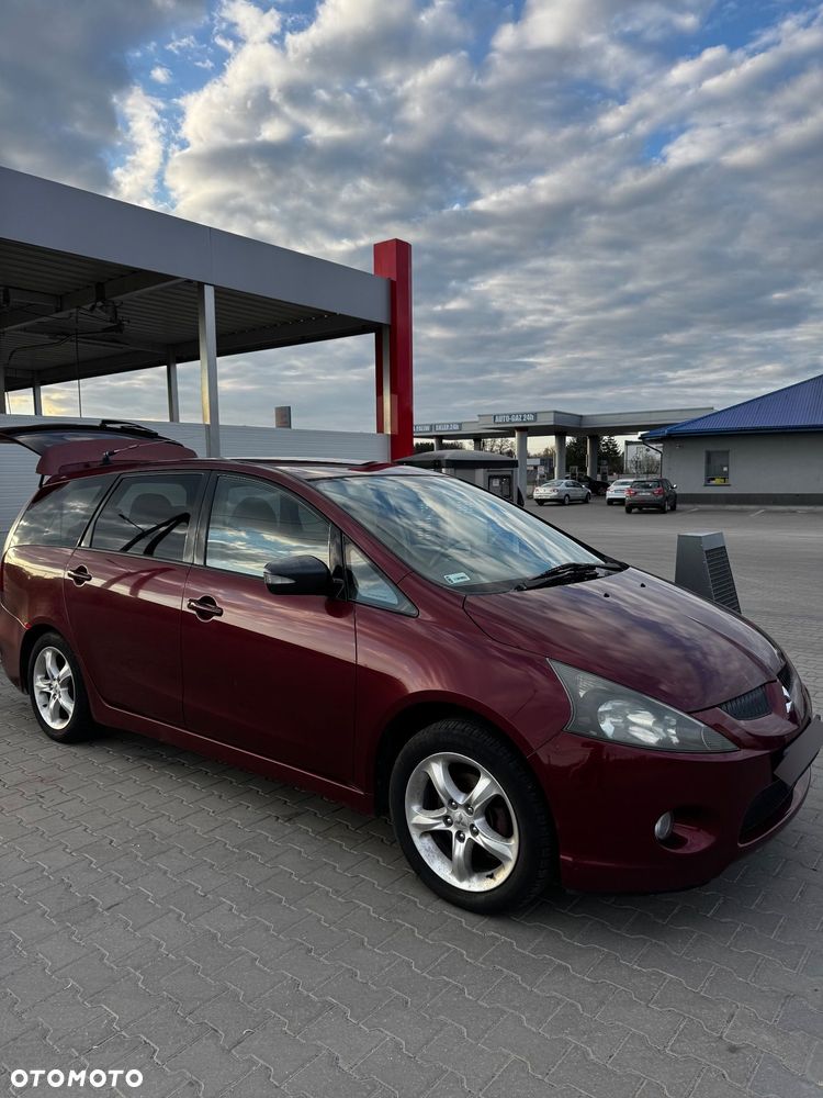 Mitsubishi Grandis 2.4 Intense - 1