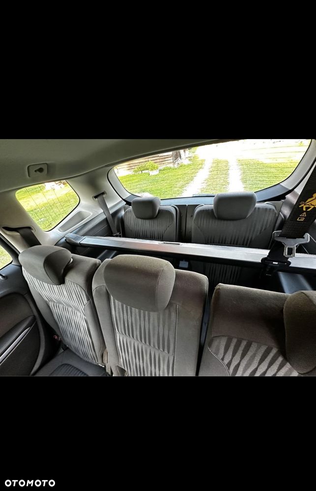 Opel Zafira - 9